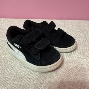 Puma Smash v2 Suede Sneakers Black/White Kids Size 10C